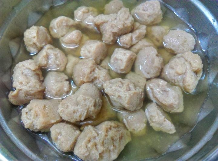 Washed and soaked soya chunks in boiled water