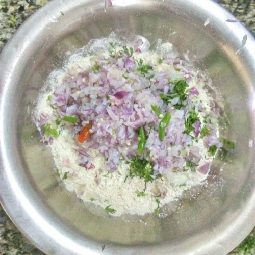 Step by step process to prepare Sindhi Koki Recipe