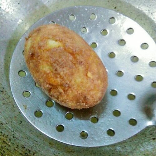 Frying koftas for Dakhini Kofta Curry