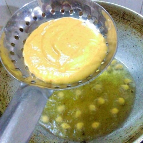 Khara Boondi cooking process